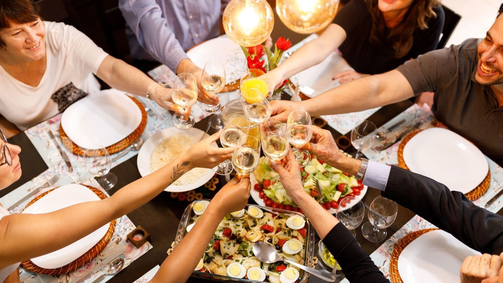 AS • Cibo, simbolo di relazioni umane e benessere Cibo AltroStile Salute E Benessere