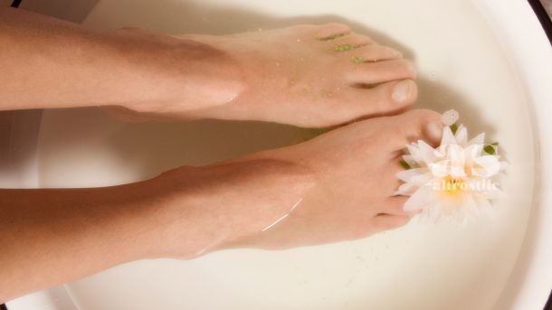 AltroStile • Pediluvio Disintossicante: Segreto Naturale per Depurare Corpo e Mente