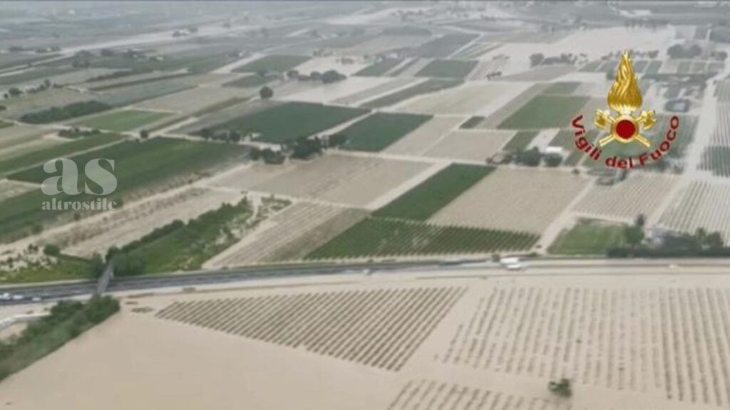 AltroStile • Alluvioni in Emilia Romagna, aggravate da mesi di siccità