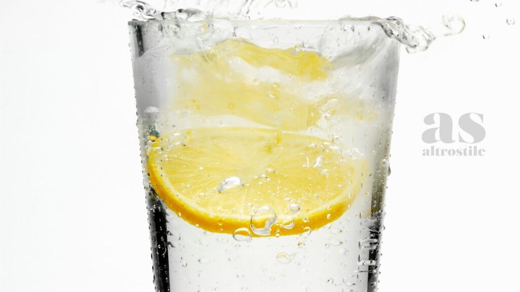 AltroStile • Intestino sano: acqua e limone + 4 cibi per equilibrarlo