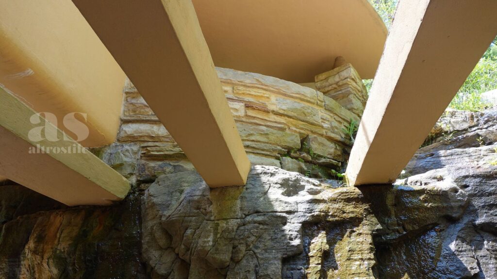 AltroStile • La Casa sulla Cascata: il capolavoro dell’architettura organica