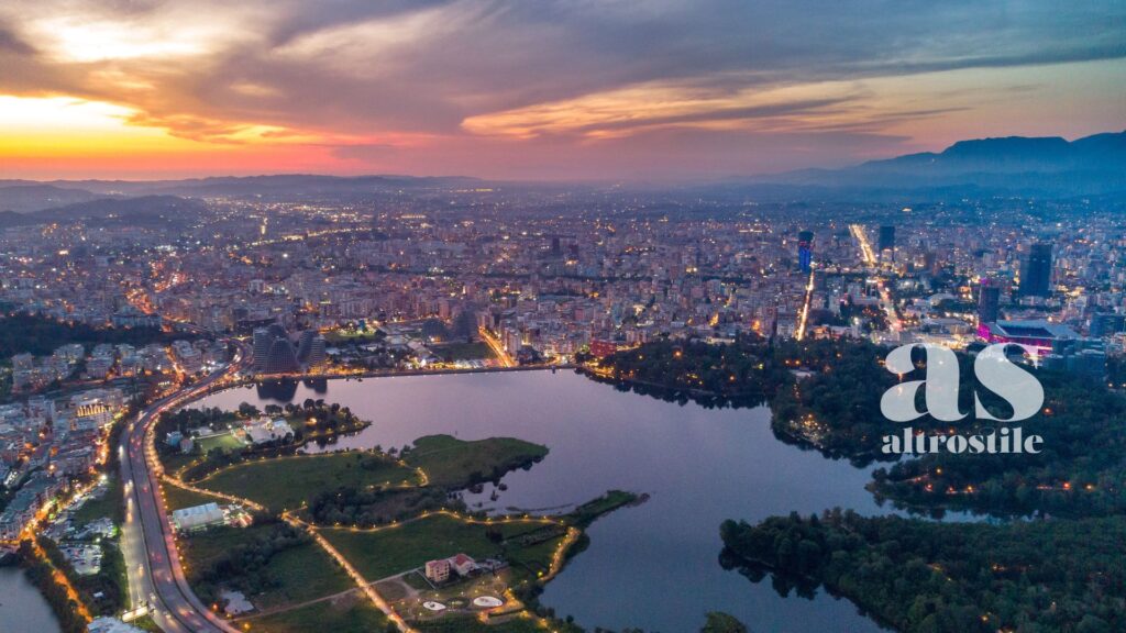 AltroStile • Albania, "Rinascita Economica" reale: perché i capitali globali scommettono ora sul Paese delle Aquile AltroStile • Albania, "Rinascita Economica" reale: perché i capitali globali scommettono ora sul Paese delle Aquile