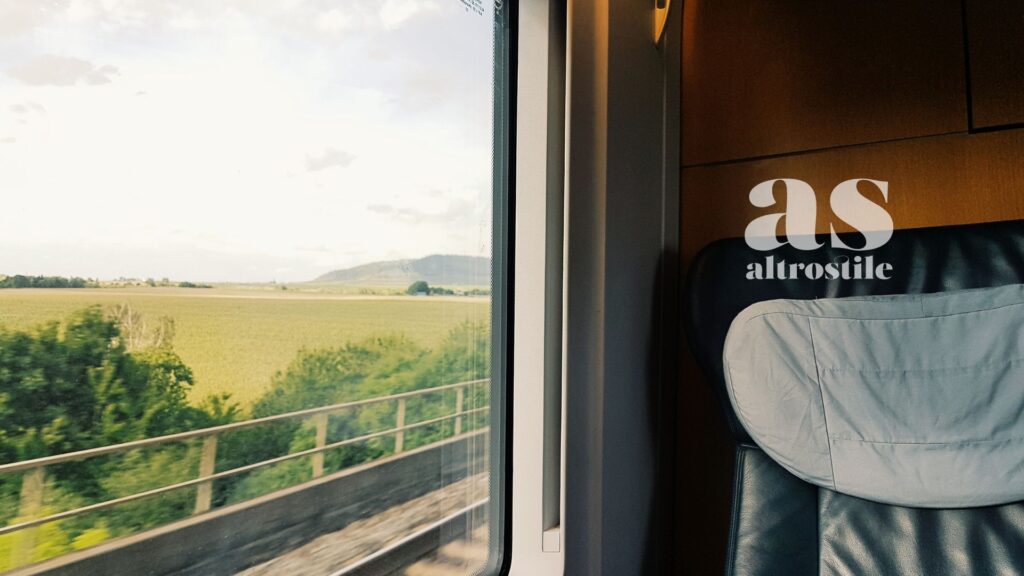 AltroStile • 3 "Destination Dupes" per viaggiare di lusso a Pasqua (spendendo la metà) AltroStile • 3 "Destination Dupes" per viaggiare di lusso a Pasqua (spendendo la metà)