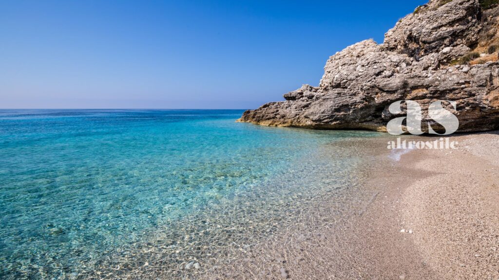 AS • Riviera Albanese 2026: da segreto low-cost a destinazione d'élite del Mediterraneo AS • Riviera Albanese 2026: da segreto low-cost a destinazione d'élite del Mediterraneo