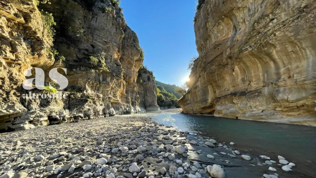 AS • Albania e benessere: terme a cielo aperto, natura selvaggia e un mare Adriatico da scoprire AS • Albania e benessere: terme a cielo aperto, natura selvaggia e un mare Adriatico da scoprire