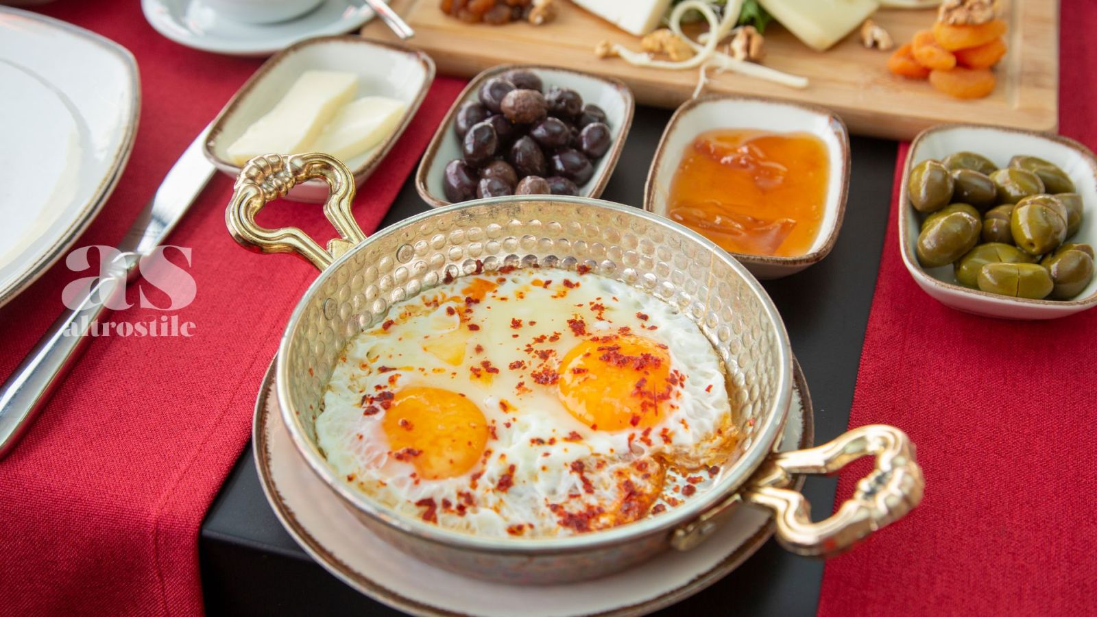 AS • Colazione Salata: Un Cambio di Paradigma Alimentare AS • Colazione Salata: Un Cambio di Paradigma Alimentare